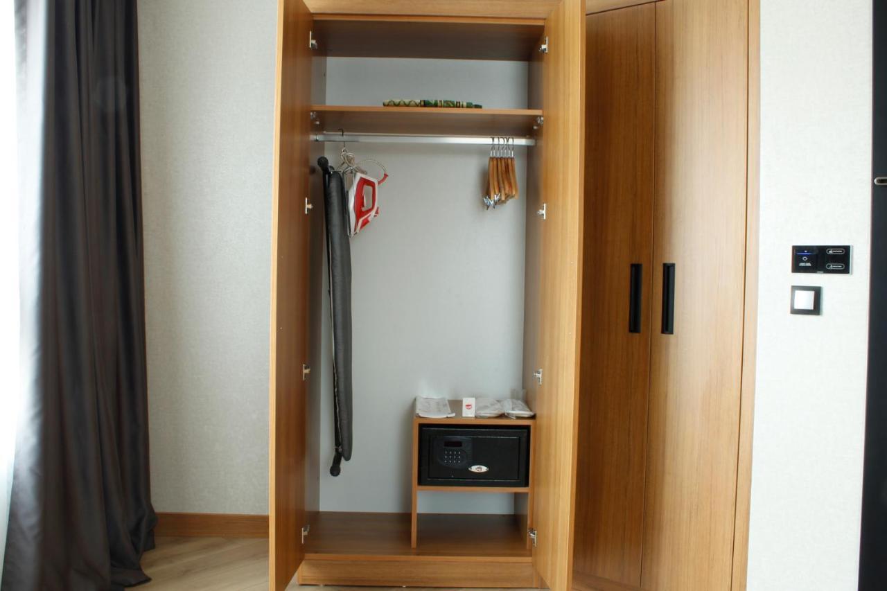 Suite with Two Single Beds- Non- Smoking