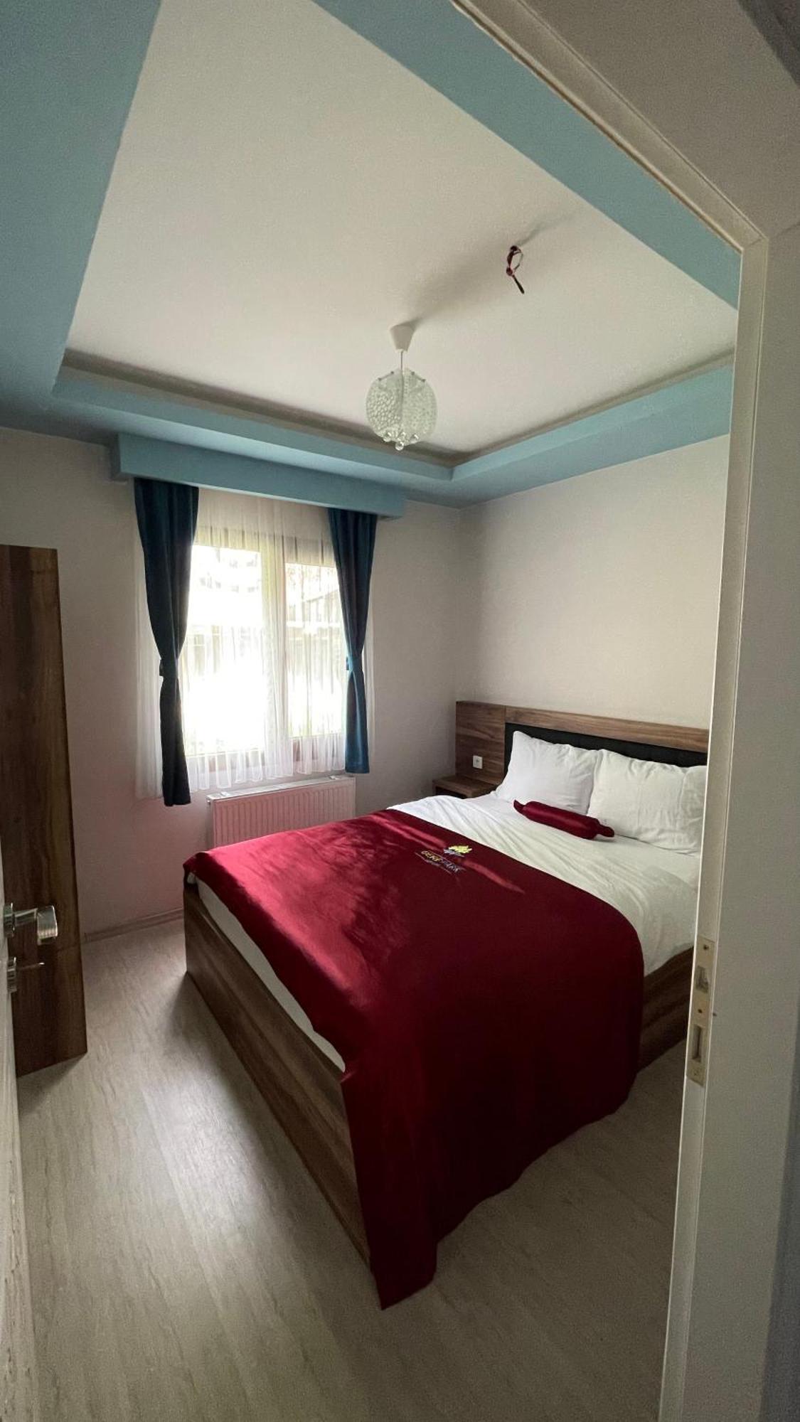 Deluxe King Studio,1555129225:JPEG