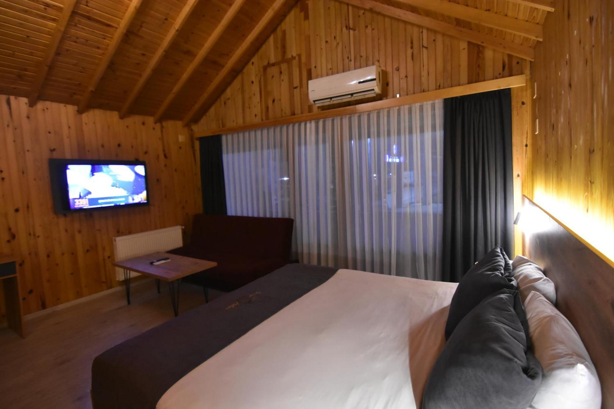 Bungalow,1574736296:JPEG