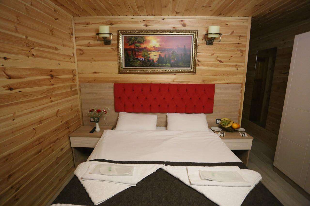 Three-Bedroom Bungalow with Lake View,537400983:JPEG