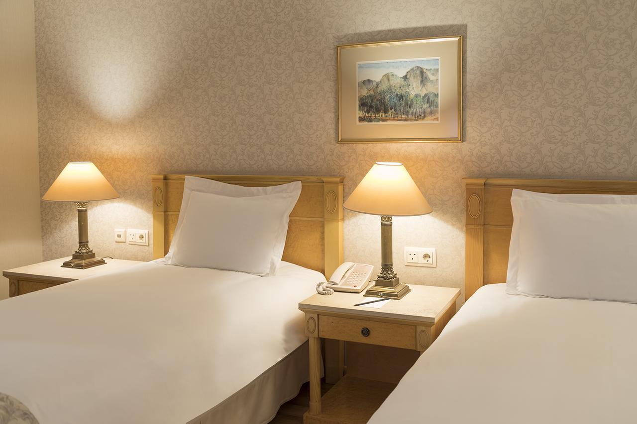 Superior Room with 2 Single Beds