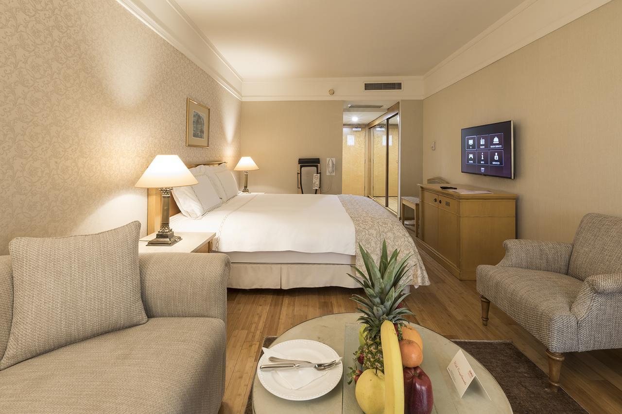 Deluxe Room with 1 Queen-Size Bed and Sofa Bed,909712513:JPEG