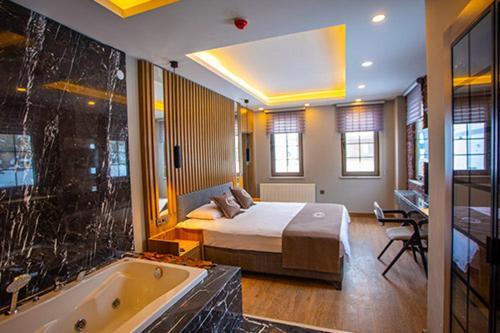 Premium Quadruple Room,985632961:JPEG