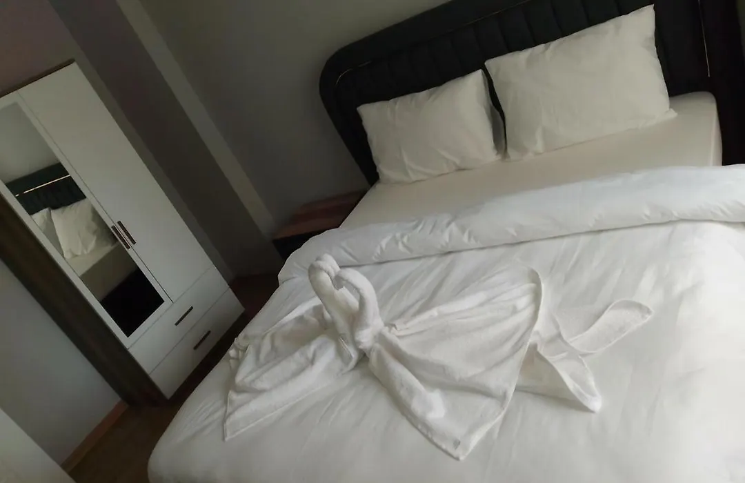 Siesta Suit-1