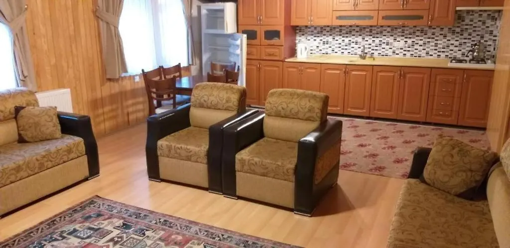 Oeztuerk Kardesler Apart Otel-1