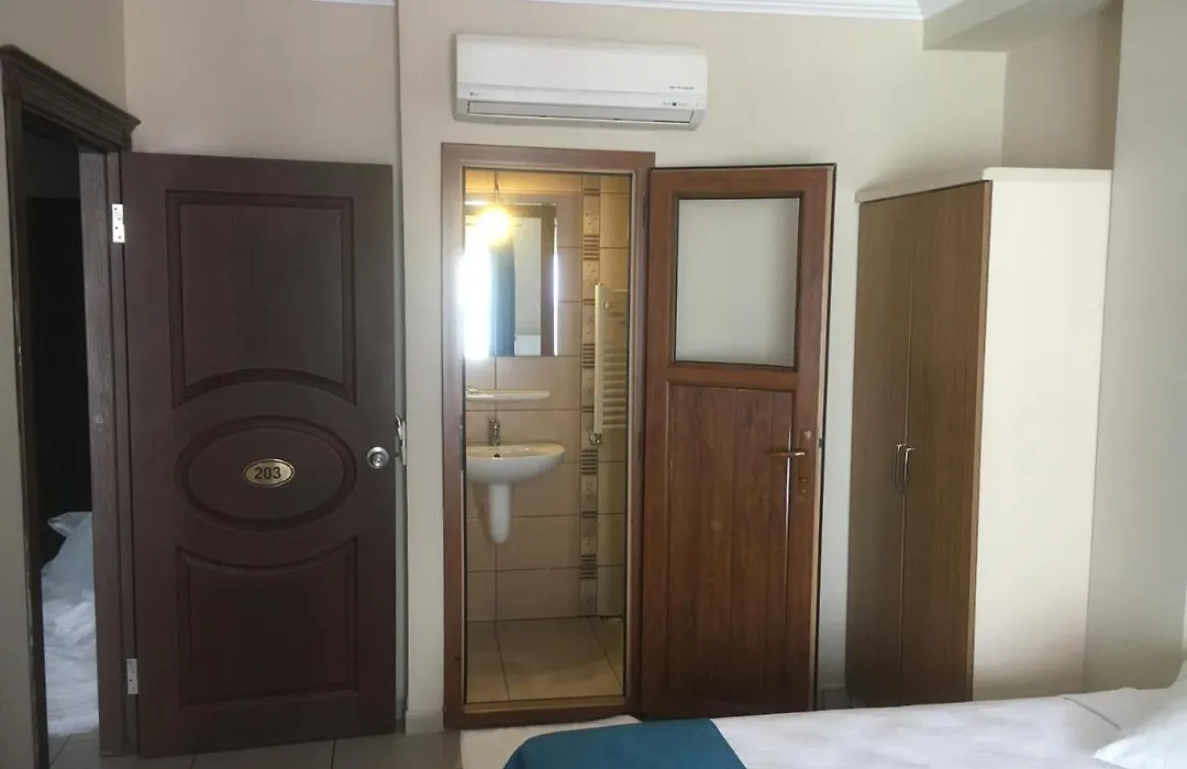 Oezguer Hotel-1
