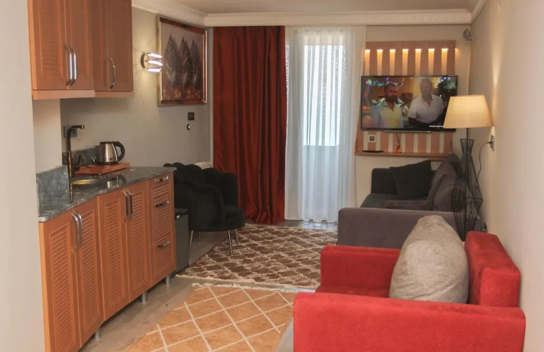 Boss Hotel-1