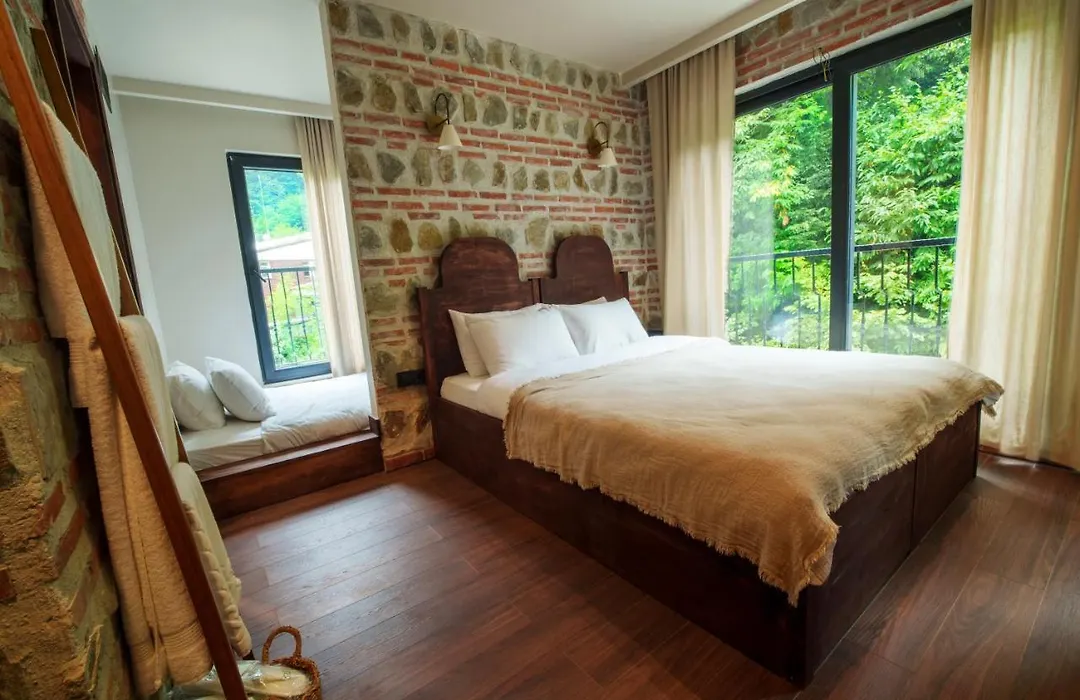 Elwood Hotel-1