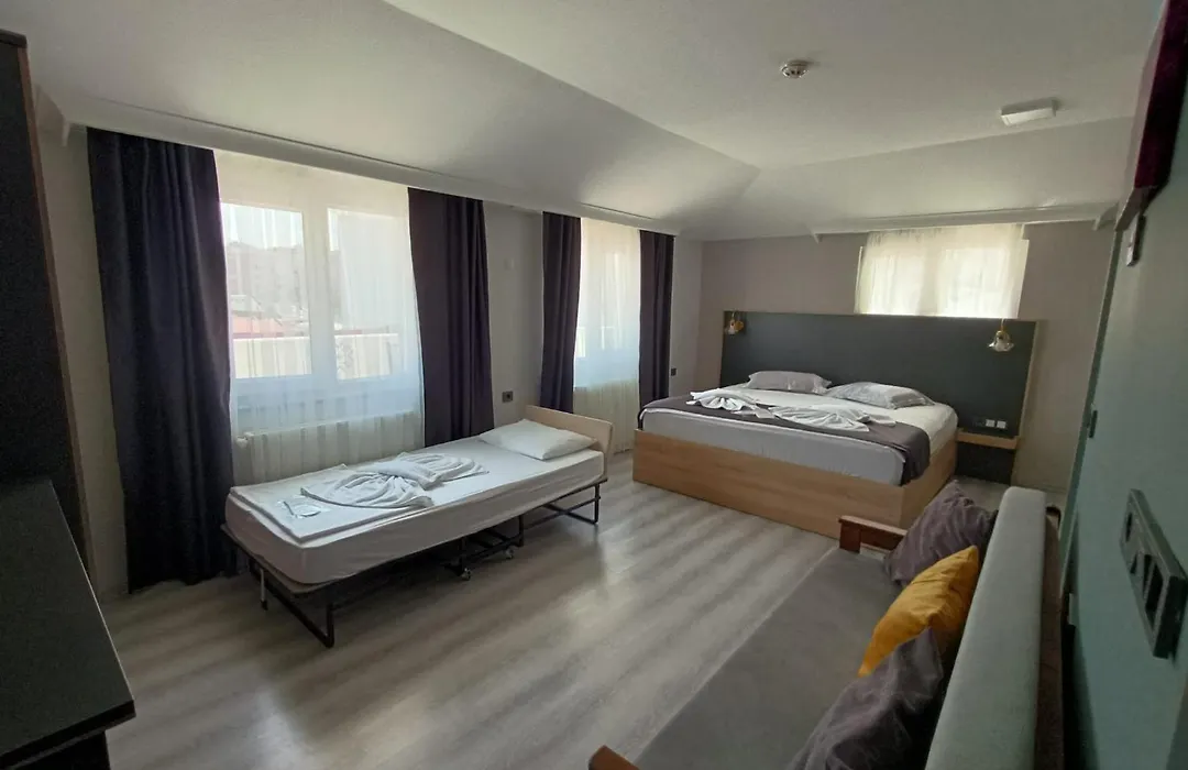 The Queens Suite Hotel-1