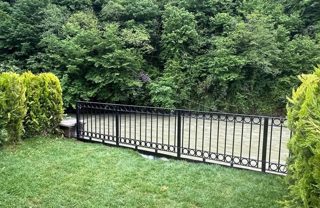 River Side Tinyhouse-1