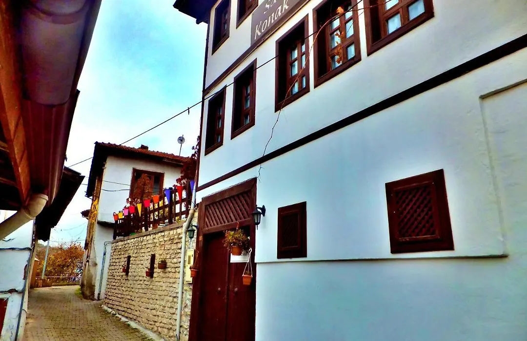Sabri Bey Konak Otel-1