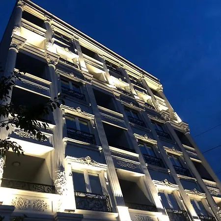 White House Apart-3