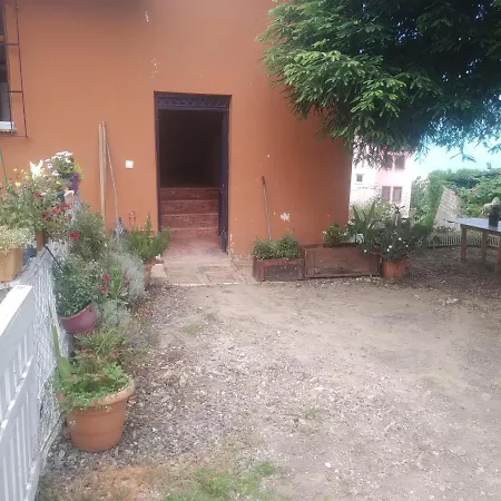 Kutuban Hostel Oezel Oda-2