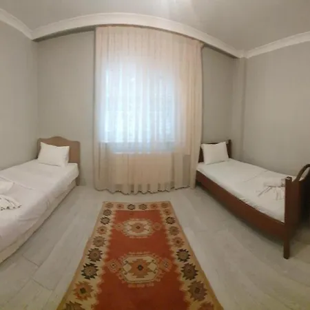 Comfortable Home In City Center-3