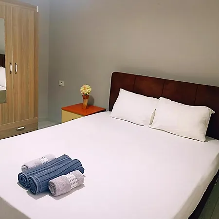 Comfortable Home In City Center-2