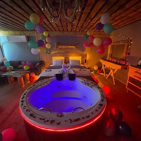 Wooden Palace V.I.P Suit-2