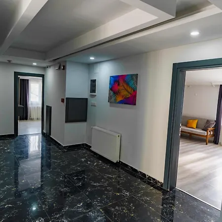 The Queens Suite Hotel-2