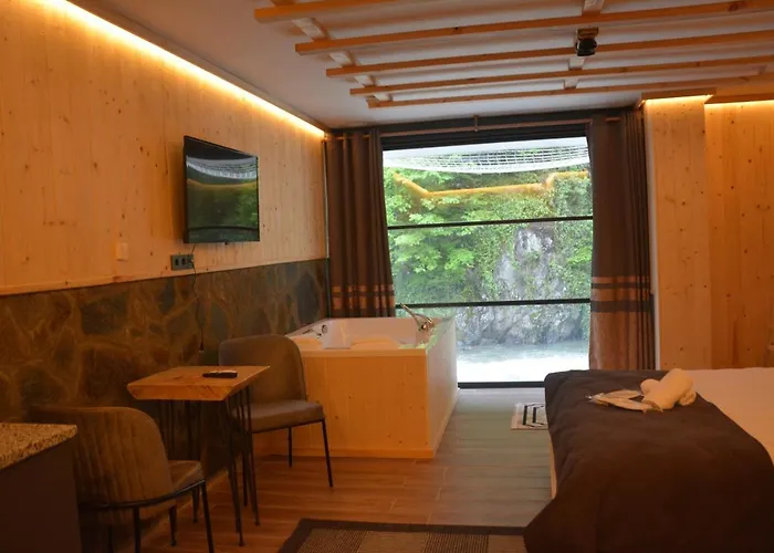 Dogal Suit Bungalov Ardeşen